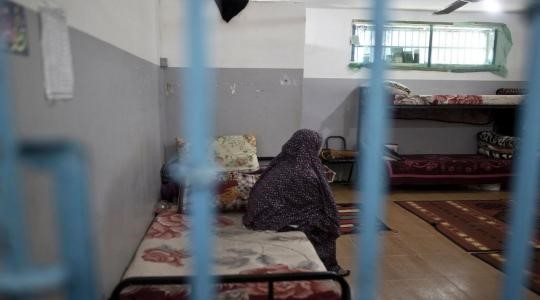 SİYONİST REJİM ZİNDANLARINDA 90 FİLİSTİNLİ KADIN ESİR BULUNUYOR