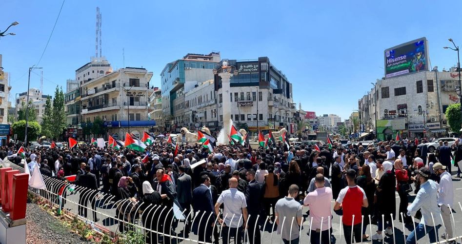 FİLİSTİNLİ AVUKATLAR ABBAS YÖNETİMİNİN HUKUKSUZLUKLARINA KARŞI KIYAMDA