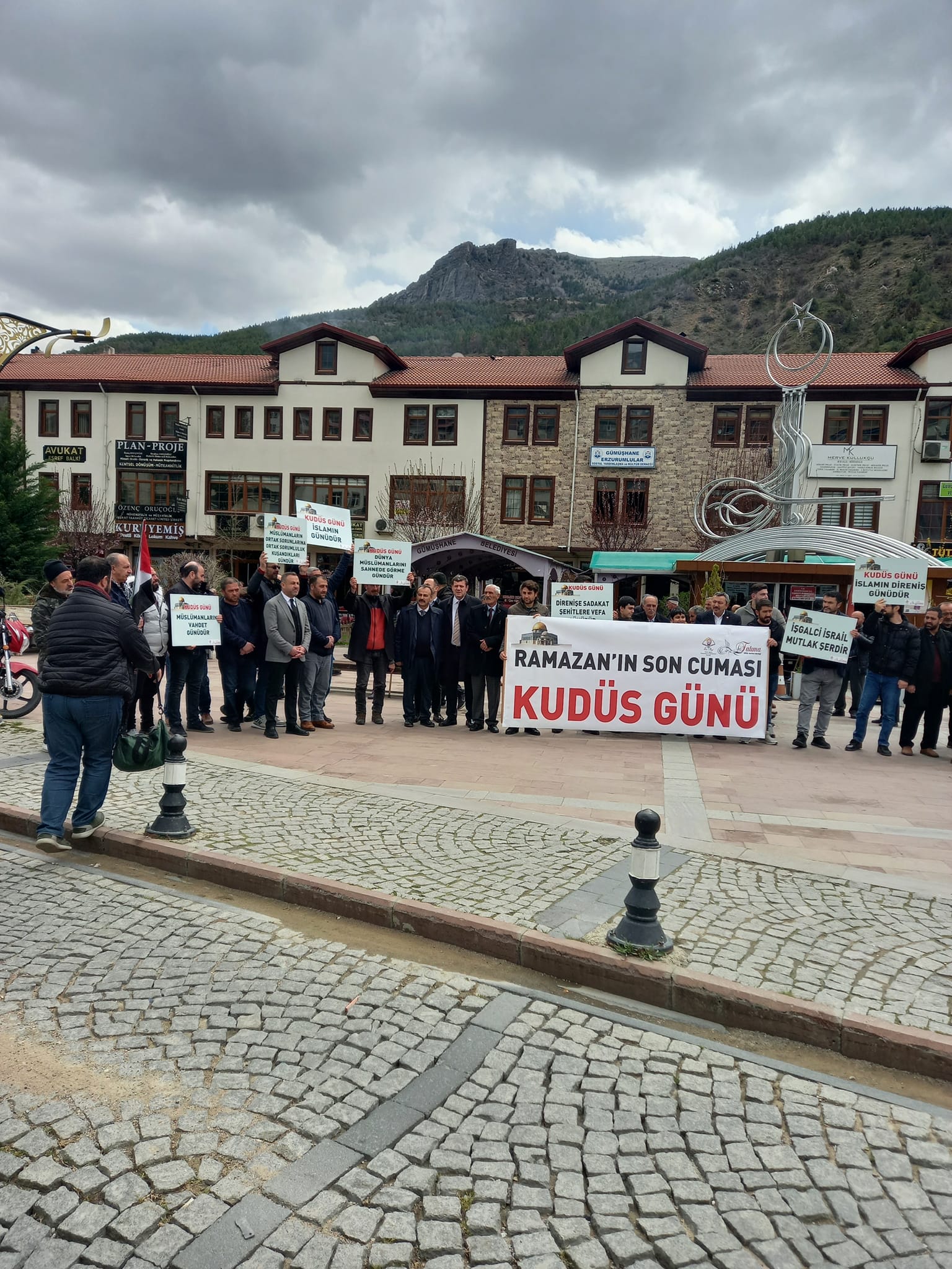 GÜMÜŞHANE'DE DÜNYA KUDÜS GÜNÜ MÜNASEBETİYLE BASIN AÇIKLAMASI DÜZENLENDİ