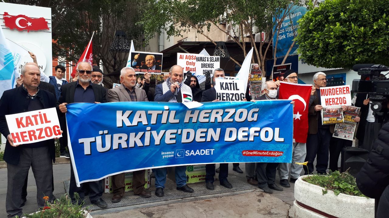 HERZOG’UN TÜRKİYE’YE DAVET EDİLMESİ SAADET PARTİSİ İSKENDERUN TEŞKİLATI TARAFINDAN PROTESTO EDİLDİ (VİDEO-FOTO)