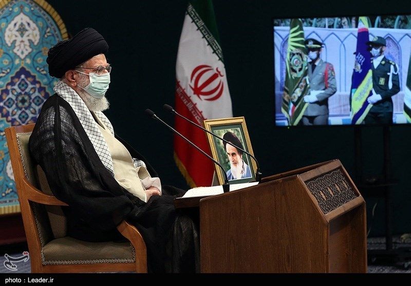 İMAM HAMENEİ'DEN BÖLGEMİZDEKİ YABANCI GÜÇLER HAKKINDA ÖNEMLİ AÇIKLAMALAR