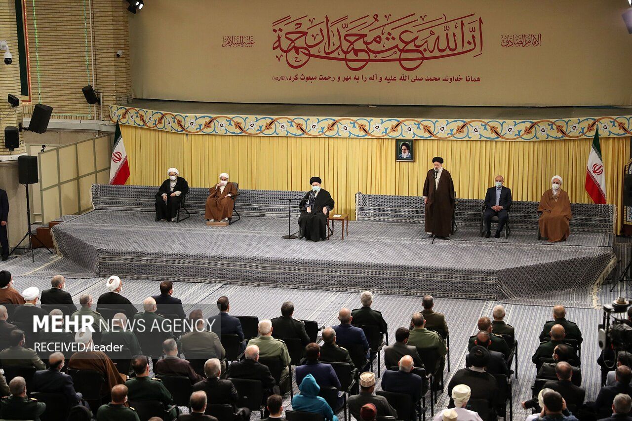 İMAM HAMENEİ: 'FİLİSTİN MİLLETİNİ ELİMİZDEN GELEN HER ŞEKİLDE SAVUNUYORUZ'