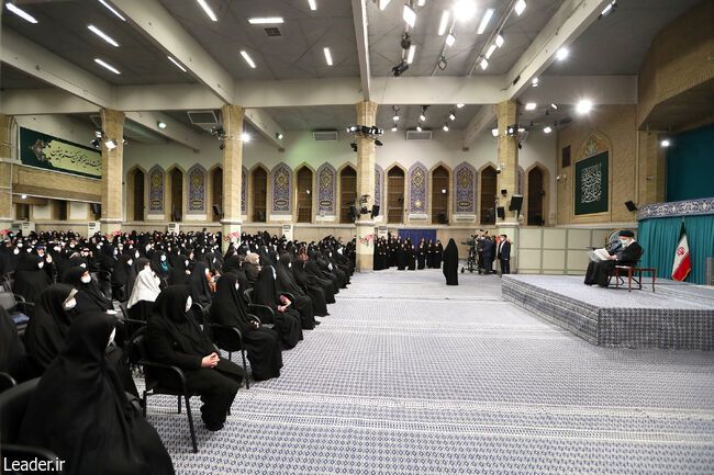 İMAM HAMENEİ KADINLARLA BULUŞMASINDA ÖNEMLİ KONULARA DİKKAT ÇEKTİ (ÖZEL HABER)