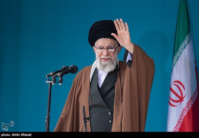 İMAM HAMENEİ: SİYONİST REJİMİN ÜZERİNDEKİ BASKILAR HER GEÇEN GÜN ARTMALIDIR