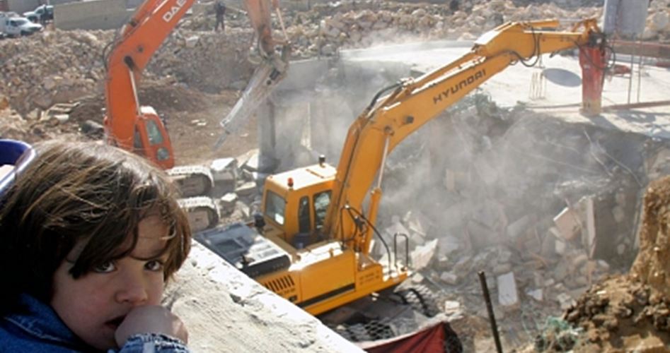 IRKÇI İSRAİL CENİN KENTİ'NDE EVLERİ YIKIYOR