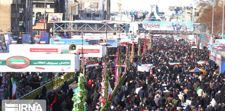 İSLAM İNKILABININ 41. ZAFER YILDÖNÜMÜ KUTLAMALARINDA İRAN HALKI ABD VE SİYONİST İSRAİL'E DUYDUĞU ÖFKEYİ MEYDANLARA YANSITTI (FOTO)