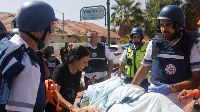 KASSAM TUGAYLARI ASKALON VE AŞDOD'U FÜZELERLE VURDU