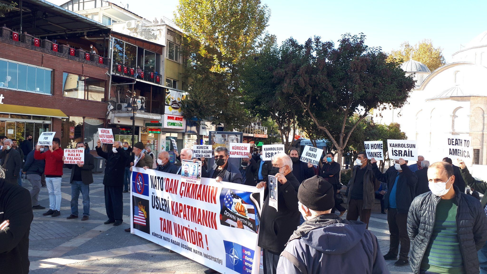 MALATYA'DA NATO'YA VE ÜSLERİNE HAYIR FERYADI YÜKSELDİ/MESCİDİ AKSA'YA SAHİP ÇIKILDI/FİLİSTİNLİ ESİRLERE DESTEK VERİLDİ (FOTO/VİDEO)