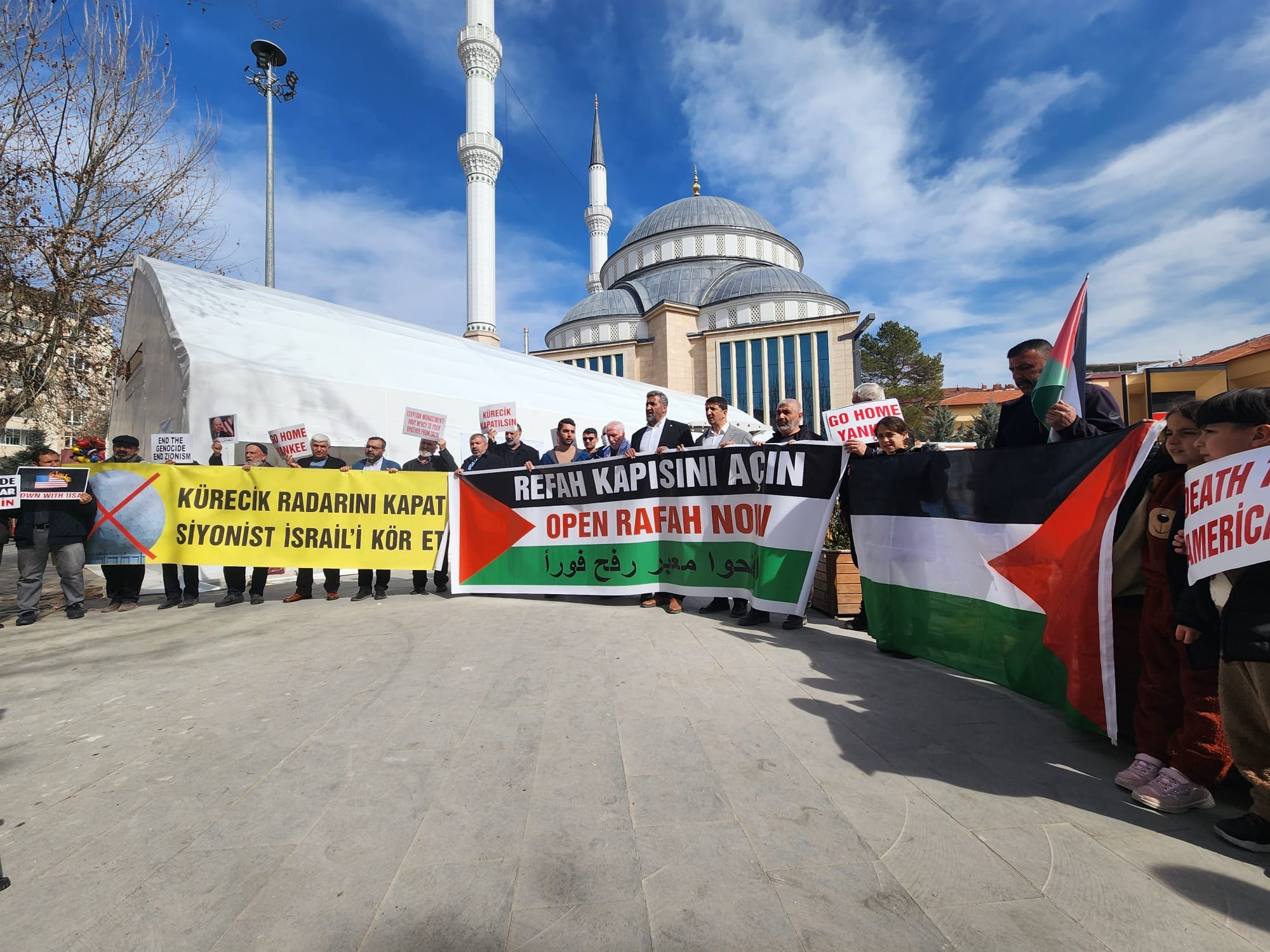 MALATYA’DAN MISIR YÖNETİMİNE ÇAĞRI: REFAH KAPISINI HEMEN AÇIN (VİDEO-FOTO)