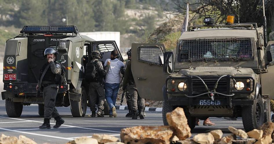 NABLUS'TA İSLAMİ KİTLE MENSUBU ÖĞRENCİLER ESİR ALINDI